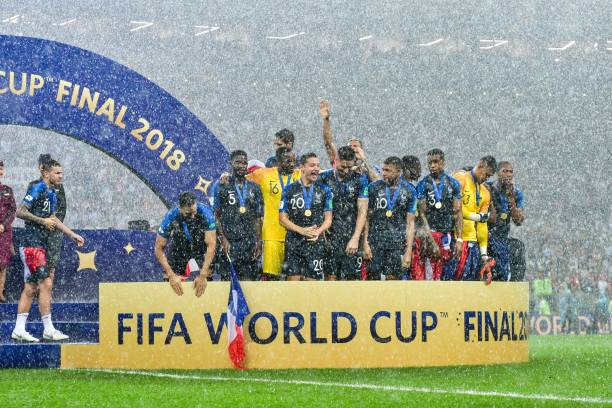 他需要幫助 他需要幫助